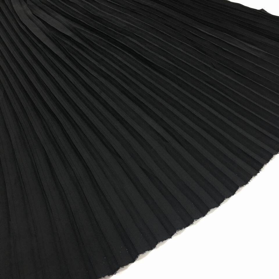 Черная ткань на платье
